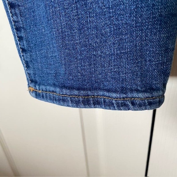 & Denim Mom Jeans Women's 8 Blue Straight Leg High Rise Button Fly - Picture 5 of 10